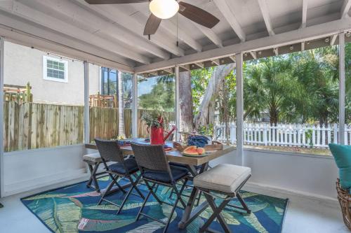 Seagrass Cottage in Sarasota, USA