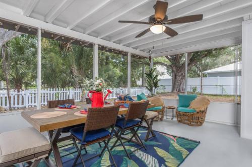 Seagrass Cottage in Sarasota, USA