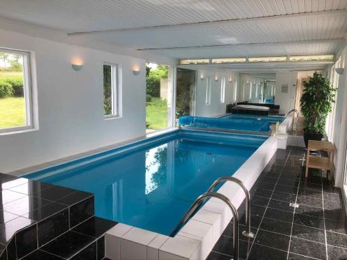  Holiday Home With Pool And Near The Beach in Asperup
