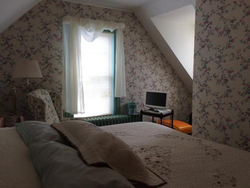 Harborview Inn - image 5