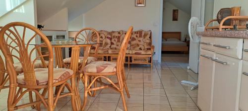 Facilities, Logement spacieux deux pieces a Baie Mahault in Baie-Mahault