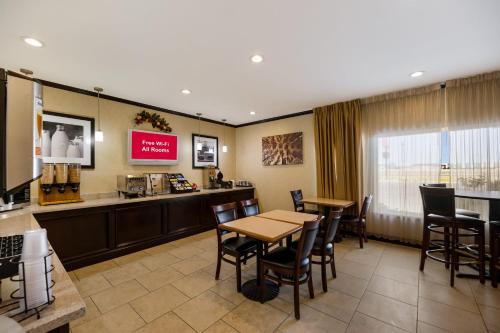Red Roof Inn Pecos - image 12