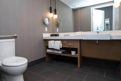 Sandman Signature Sherwood Park Hotel