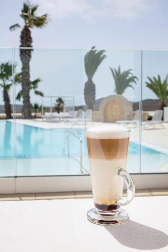 THE CLUB - Accommodation - Dining - Events 3