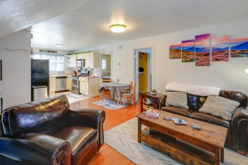 2 Mi to Dtwn Cozy Getaway in Fairbanks!