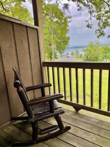 Lake view queen guest room with two queens, sleeper sofa and patio overlooking Lake Ouachita, Hotel Room