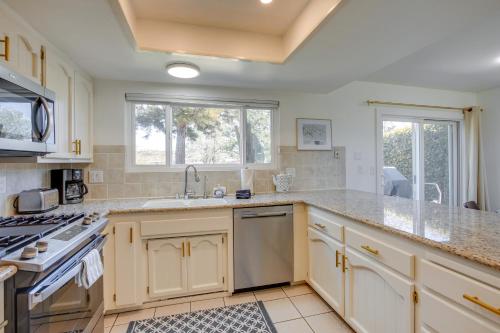 Lakefront Grover Beach Home about Walk to Ocean! Lakefront Grover Beach Home about Walk to Ocean!