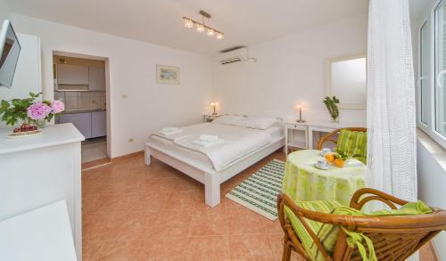 Apartments Jelen - image 12