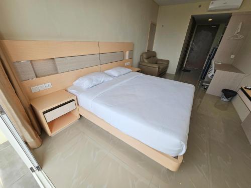 Nagoya thamrin apartment (Favehotel Building)