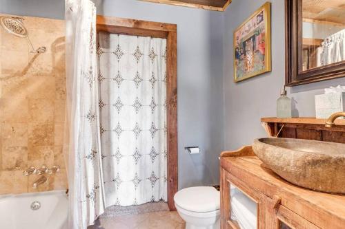 3b2b Hidden Oasis in the Hills-Close to Downtown in Austin, USA