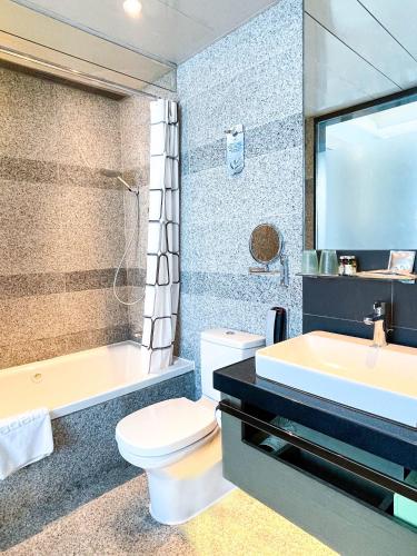 room detail thumbnail 1