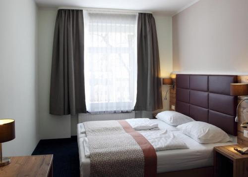 Rathaushotels Oberwiesenthal All Inclusive Stop at Rathaushotels Oberwiesenthal to discover the wonders of Oberwiesenthal. Offering a variety of facilities and services, the hotel provides all you need for a good nights sleep. Facilities for 