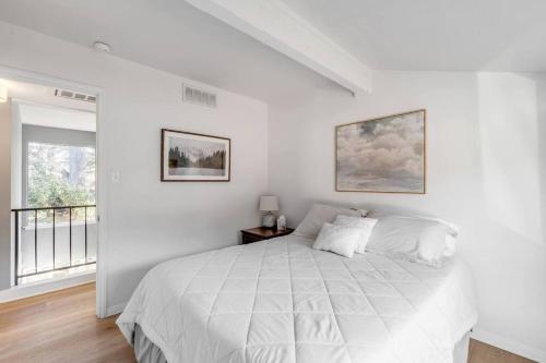 2b1b Hidden Oasis in the Hills- Close to Downtown in Austin, USA