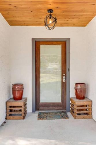 2b1b Hidden Oasis in the Hills- Close to Downtown in Austin, USA