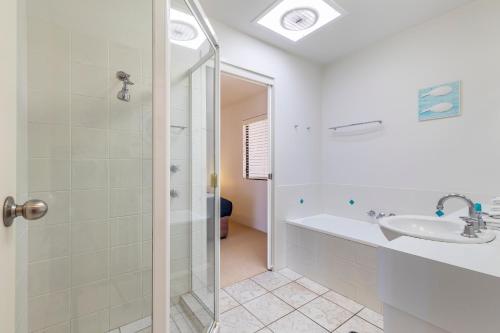 Your home from home with ocean views - image 5