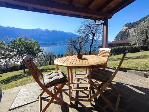 Apartment with Lake View