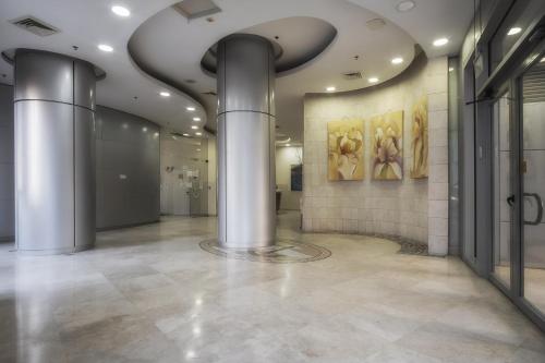 ISRALUX APARTMENTS in Bat Yam