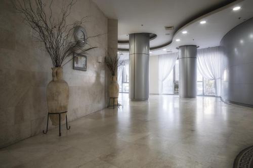 ISRALUX APARTMENTS in Bat Yam