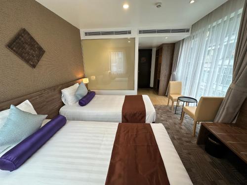 room detail thumbnail 0