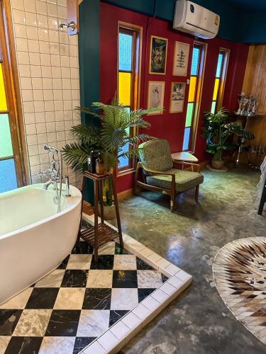 T-House BKK 2Floors near BTS with swimming pool and free Wifi