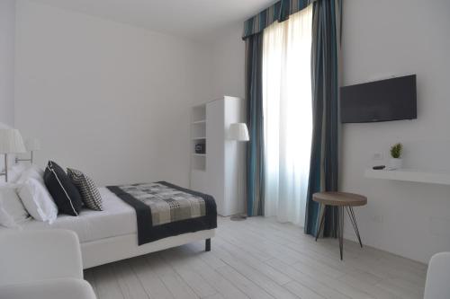 Lata Luxury Rooms - image 8
