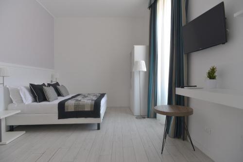 Lata Luxury Rooms - image 13