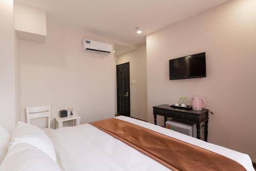 Queen Central Hotel - Ben Thanh Market