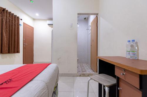 RedDoorz @ Medan Johor 2 Room Type - Deluxe Room