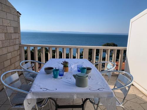 Two-Bedroom Apartment with Terrace and Sea View