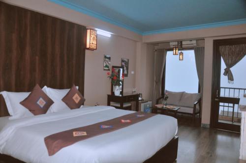 room detail thumbnail 0