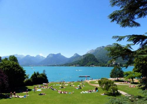 Maison centre village, 200m de la plage. - Location saisonnière - Talloires-Montmin