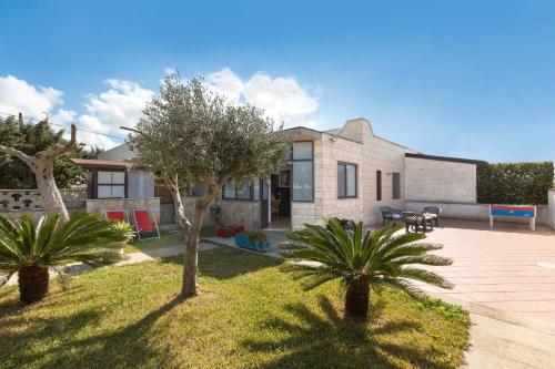  Villetta Monica by BarbarHouse, Ferienwohnung in Torre Rinalda