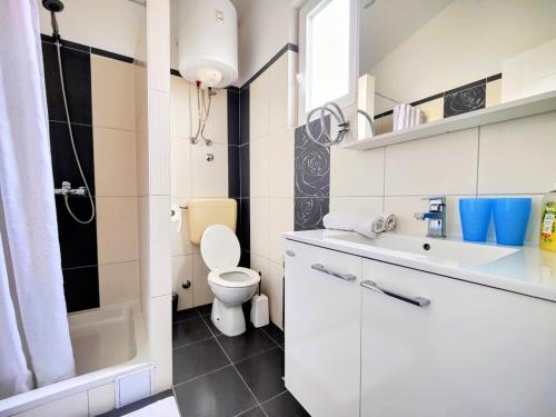 Apartments Dajana - image 6