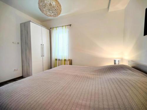 Apartments Dajana - image 9
