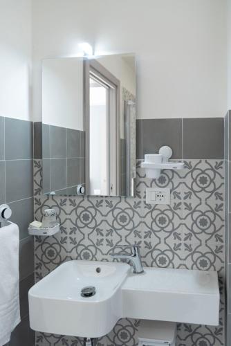 HZ bed & breakfast and apartments – Terme Vigliatore, WA