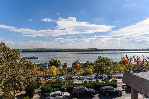 Family Suite Balcony Danube View