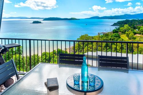 The Panorama 3, Hamilton Island 2 Bedroom 2 Bathroom Ocean View Modern Apartment