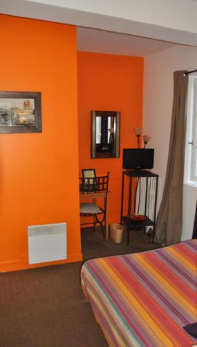 Le Vieux Carré - image 10