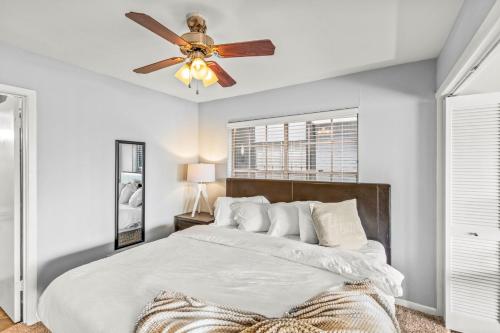 Great Location next to Kema, NASA, Ocean, Houston detail