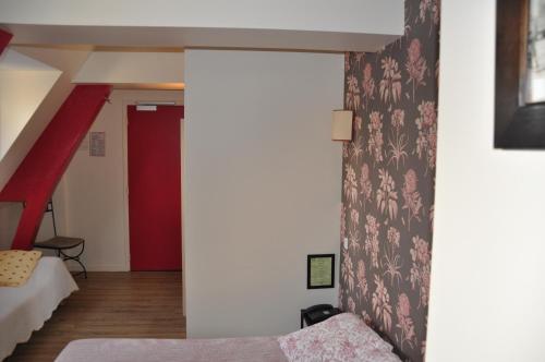 Le Vieux Carré - image 7