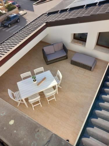 2 bedrooms, 3 beds