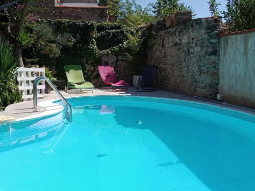 BELLE MAISON DE CARACTERE DE VILLAGE et STUDIO PISCINE Privée 9 PERS - 12 Rue Emile Zola