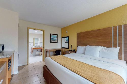 Rodeway Inn & Suites Fort Lauderdale Airport & Cruise Port