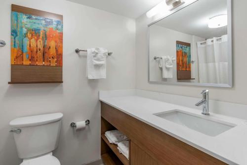 MainStay Suites Lexington I-75 - image 9