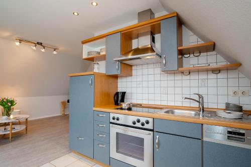 One-Bedroom Apartment image 6