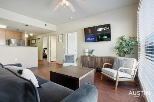 Fully Equipped w Stylish Design and Free Parking in Austin, USA