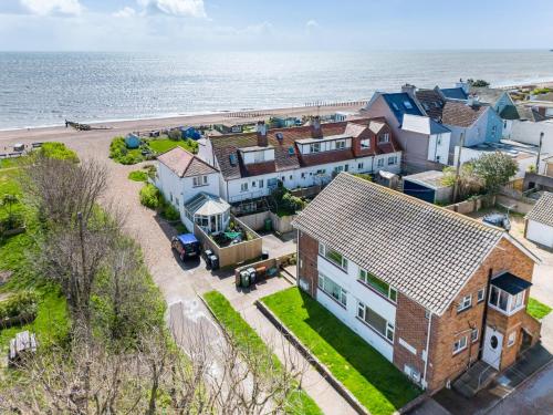 Warminster Apartment Bliss on the bay just a stone's throw away