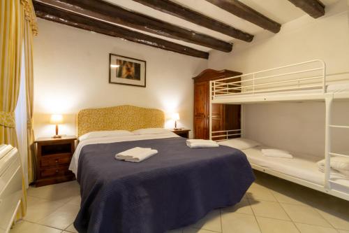 Art Dreams Apartment Teatro Italia - image 9