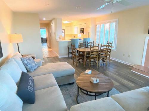 Beach Club Villa 29 - Oceanfront Walkout! End Unit! thumb 3