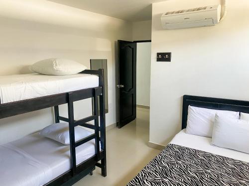 1 double bed, 1 bunk bed